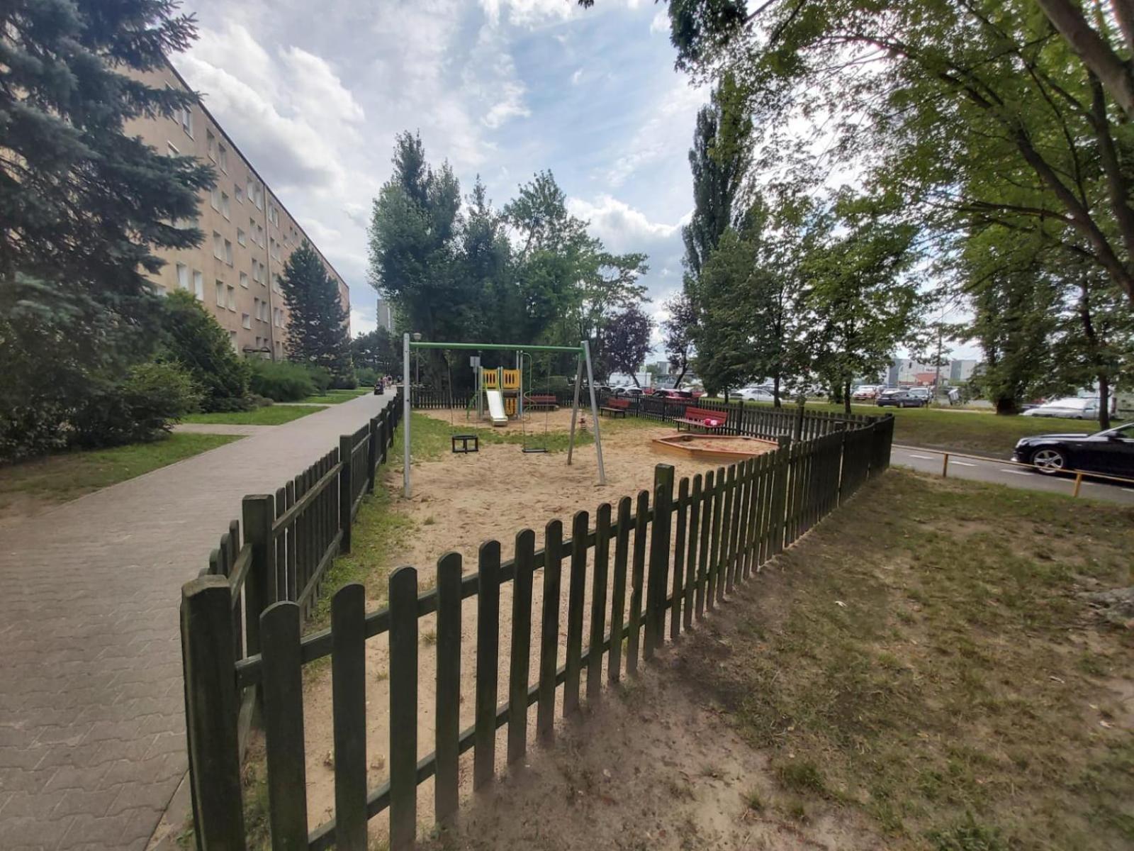 2050 Zwyciestwa 23 - Tanie Pokoje - Samodzielne Zameldowanie - Self Check In Poznan Luaran gambar